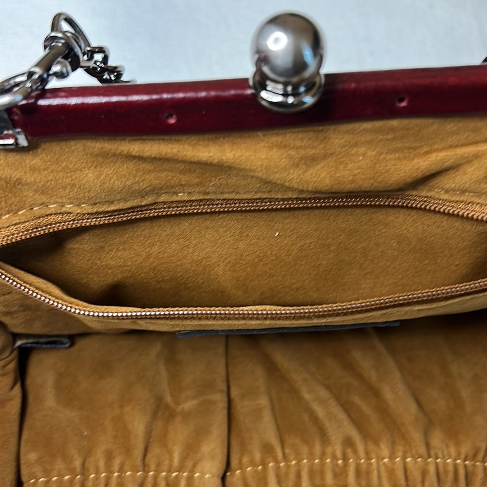 ❤️🖤Patricia Nash Berry Leathet Red Python Ealing framed crossbody/card - Picture 10 of 16